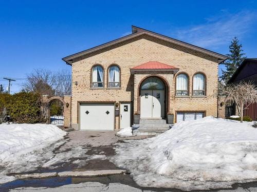 Propriété vendue place Rivard, Laval